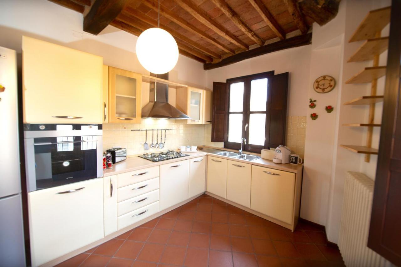 Serena Apartment, Cosy Close Center Town 卢卡 外观 照片
