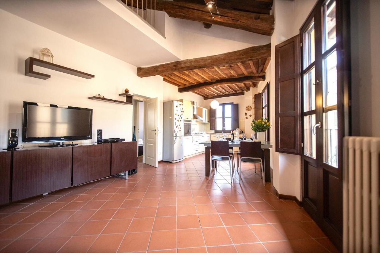 Serena Apartment, Cosy Close Center Town 卢卡 外观 照片