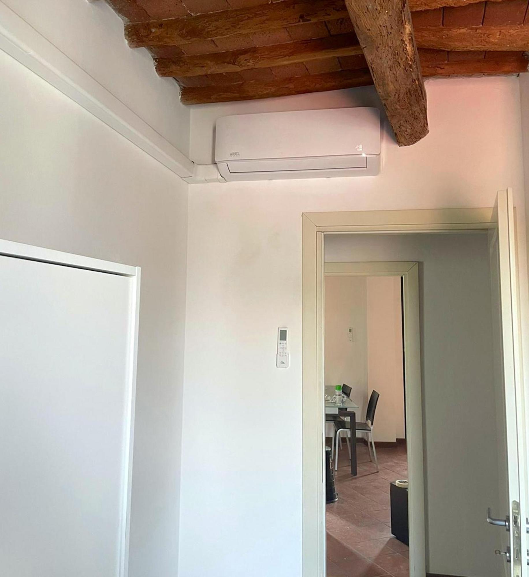 Serena Apartment, Cosy Close Center Town 卢卡 外观 照片